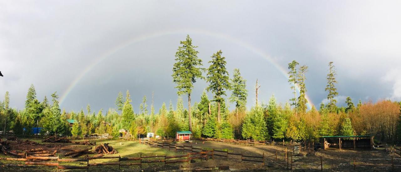 Вилла Maple Heart Ranch Shawnigan Lake Экстерьер фото